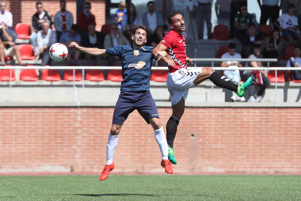 Iván (derecha) jugando con la Pobla de Mafumet